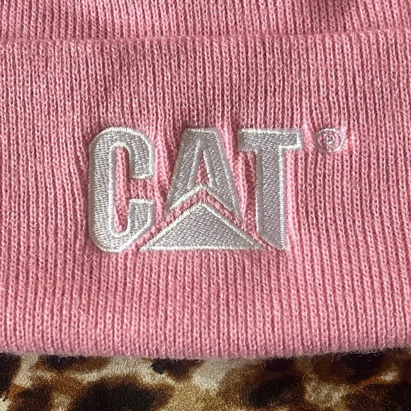 Brand New Caterpillar CAT Pink Knit Cuffed Beanie Hat White Embroidered Logo - Picture 3 of 11